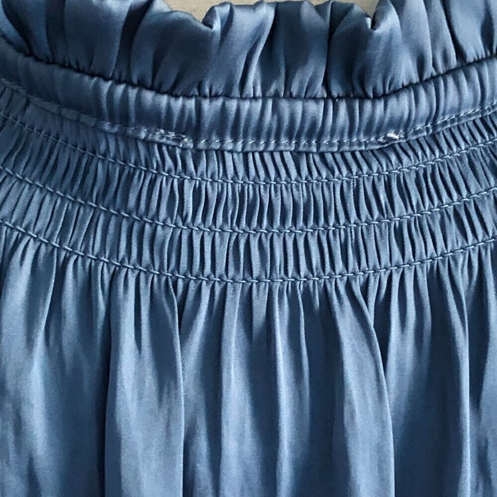 CARMEN MARC VALVO Blouse Women's size M Light Blue Smocked Ruffle Neck NEW - Picture 6 of 7